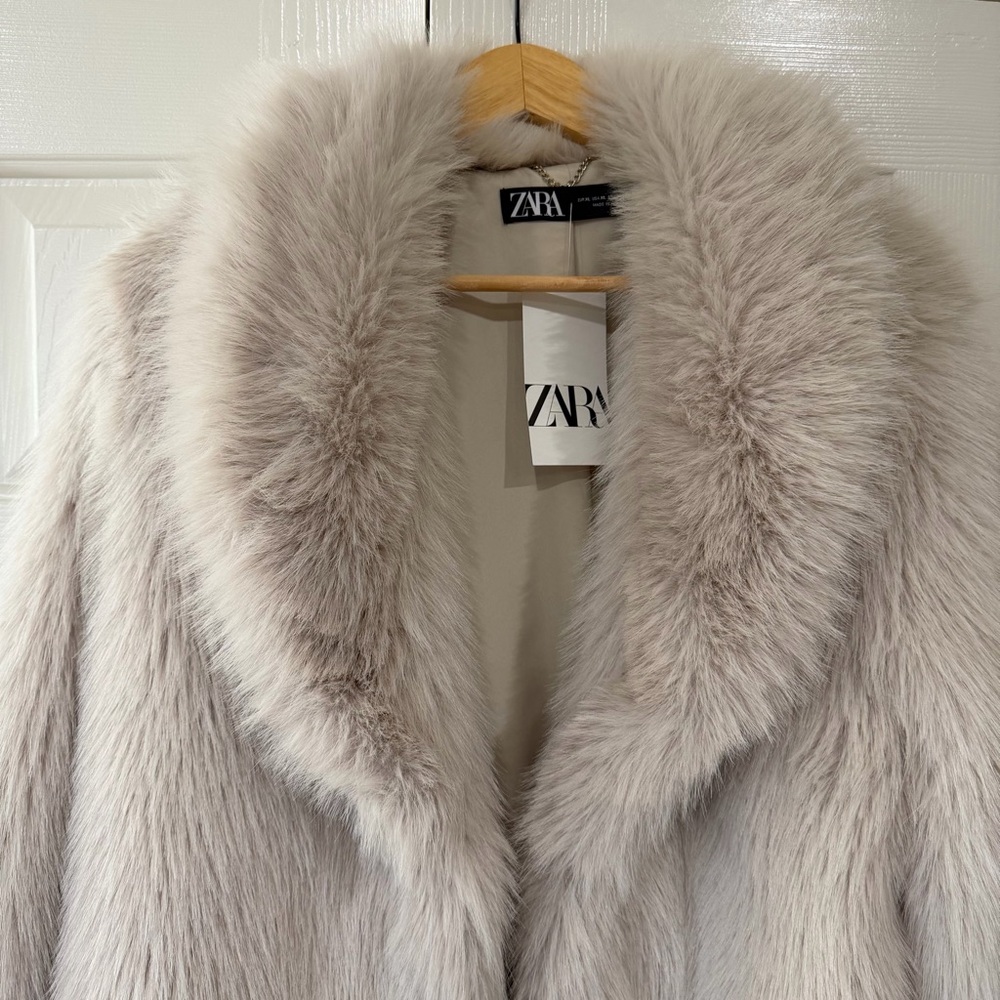 Brand New with tags Zara Beige White Faux Fur Coat Jacket Size XL - Picture 2 of 11